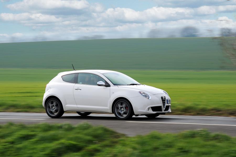  Alfa Romeo MiTo (955) 2013 года  (UK) (фото 11 из 20)
